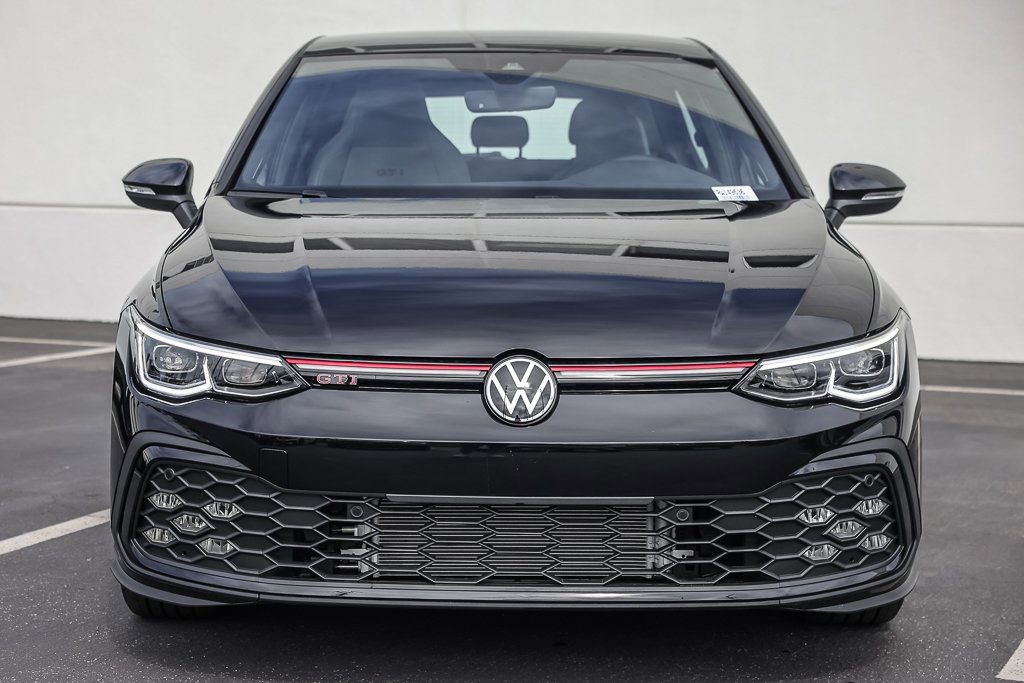 New 2025 Volkswagen GTI SE image 2