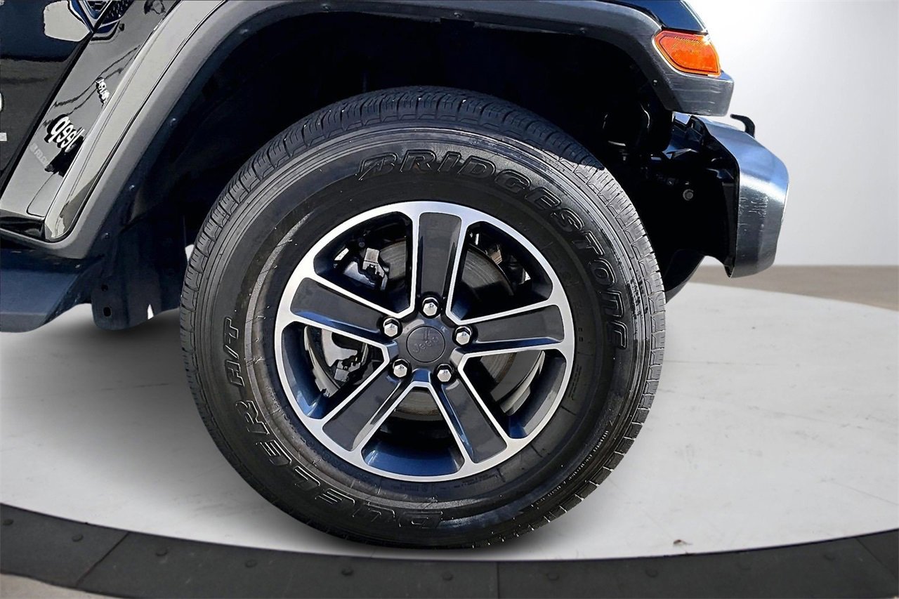 Certified 2023 Jeep Wrangler Sahara w/ Cold Weather Group image 33