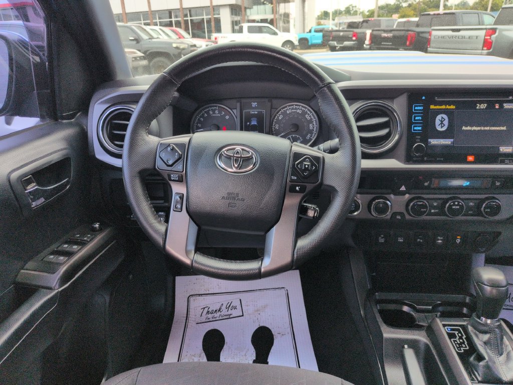 Used 2017 Toyota Tacoma TRD Sport AWD/4WD image 13