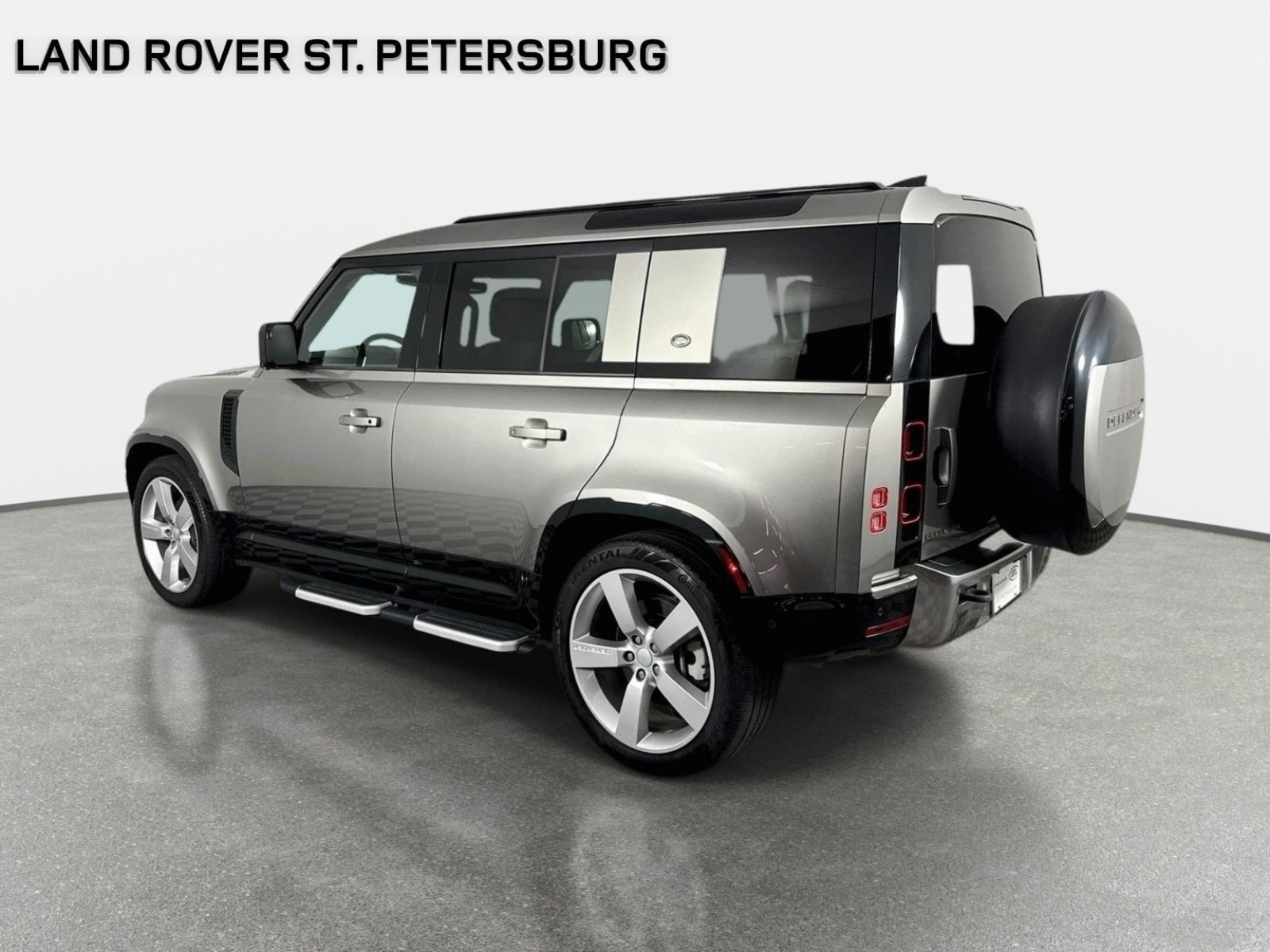 Used 2023 Land Rover Defender 110 S AWD/4WD image 7