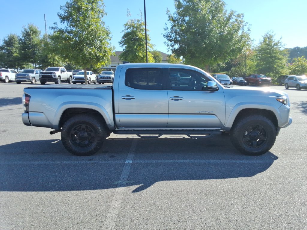 Used 2023 Toyota Tacoma Limited AWD/4WD image 4