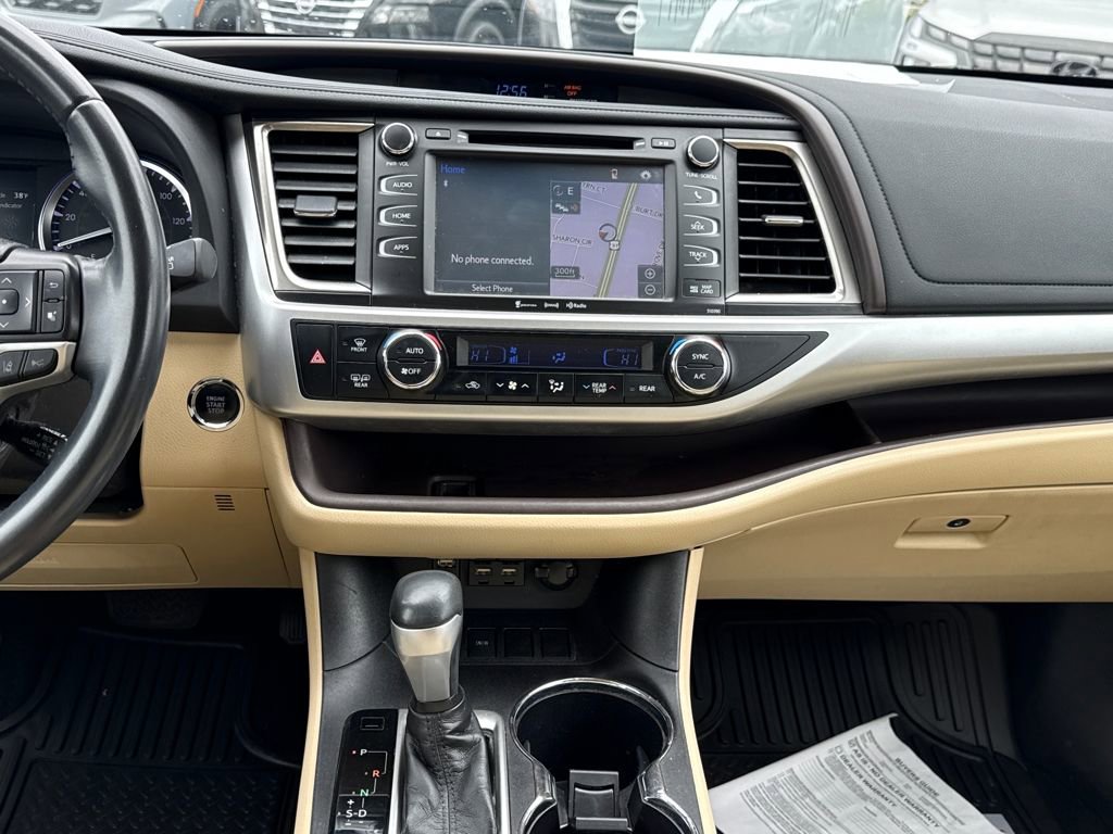 Used 2019 Toyota Highlander XLE image 19