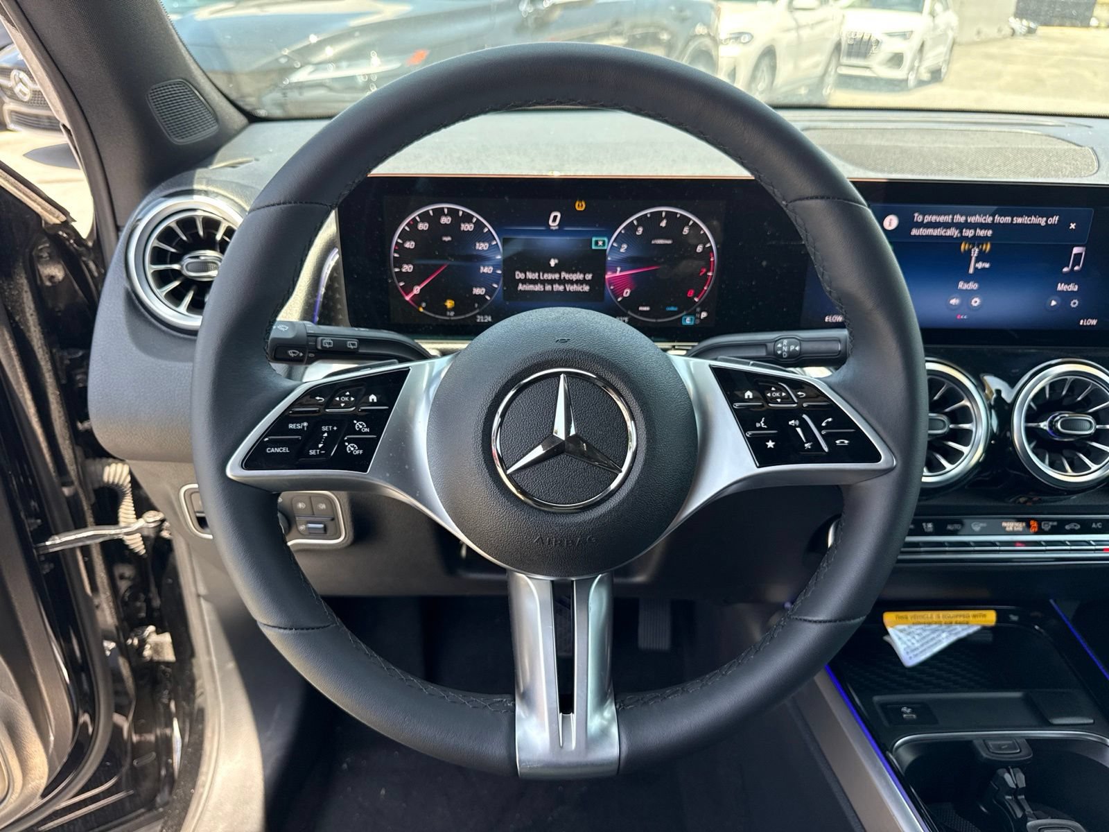 Used 2025 Mercedes-Benz GLB 250 image 18
