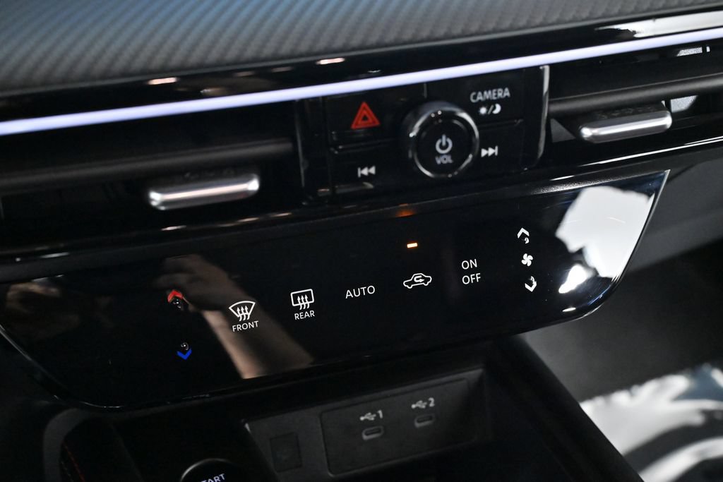 Certified 2025 Nissan Kicks SR AWD/4WD image 22