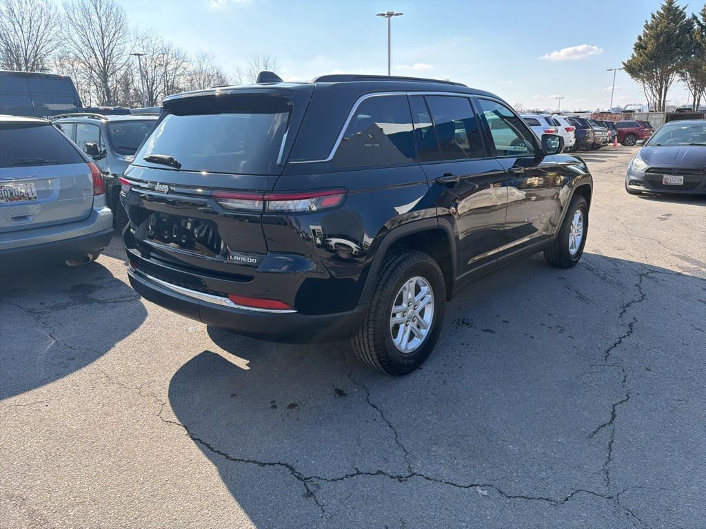 Used 2025 Jeep Grand Cherokee Laredo image 5