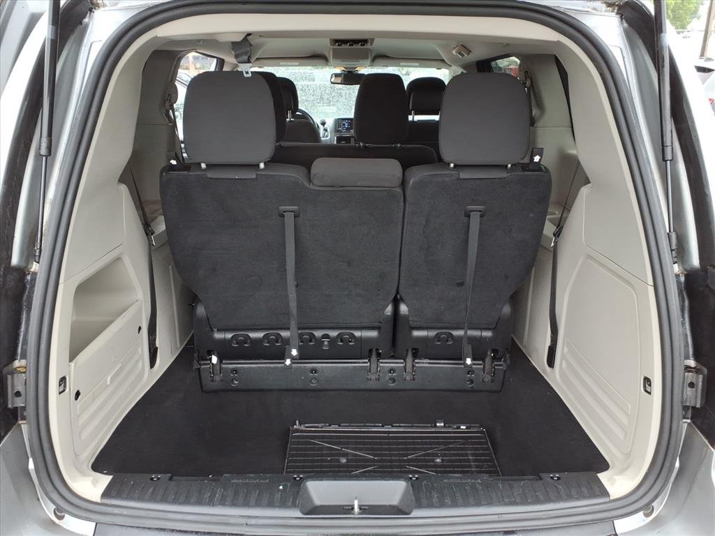 Used 2018 Dodge Grand Caravan SE w/ UConnect Hands-Free Group FWD image 15