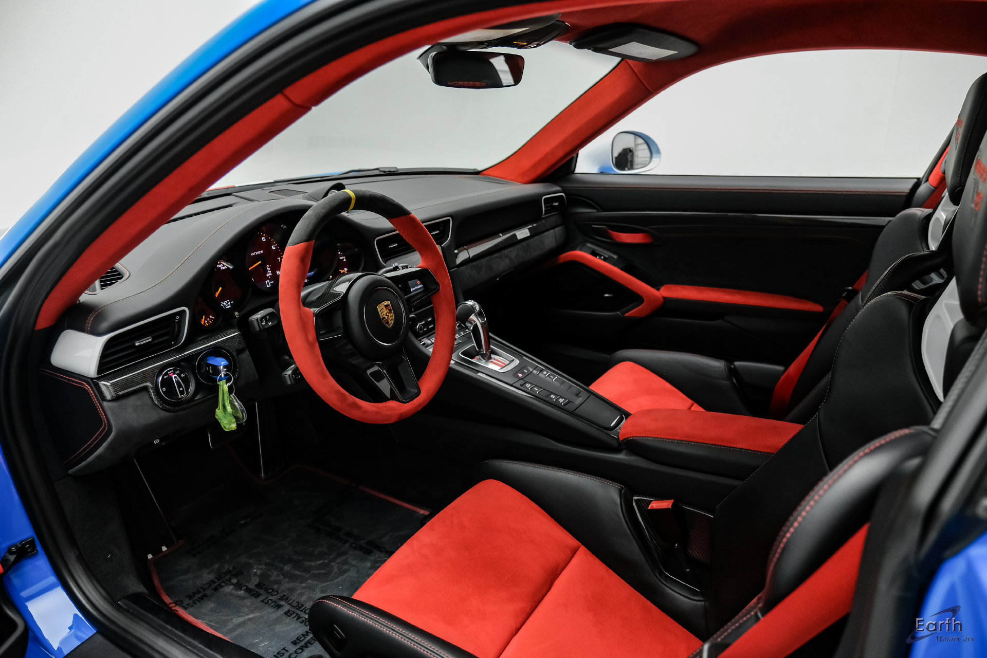 Used 2019 Porsche 911 GT2 RS RWD image 2