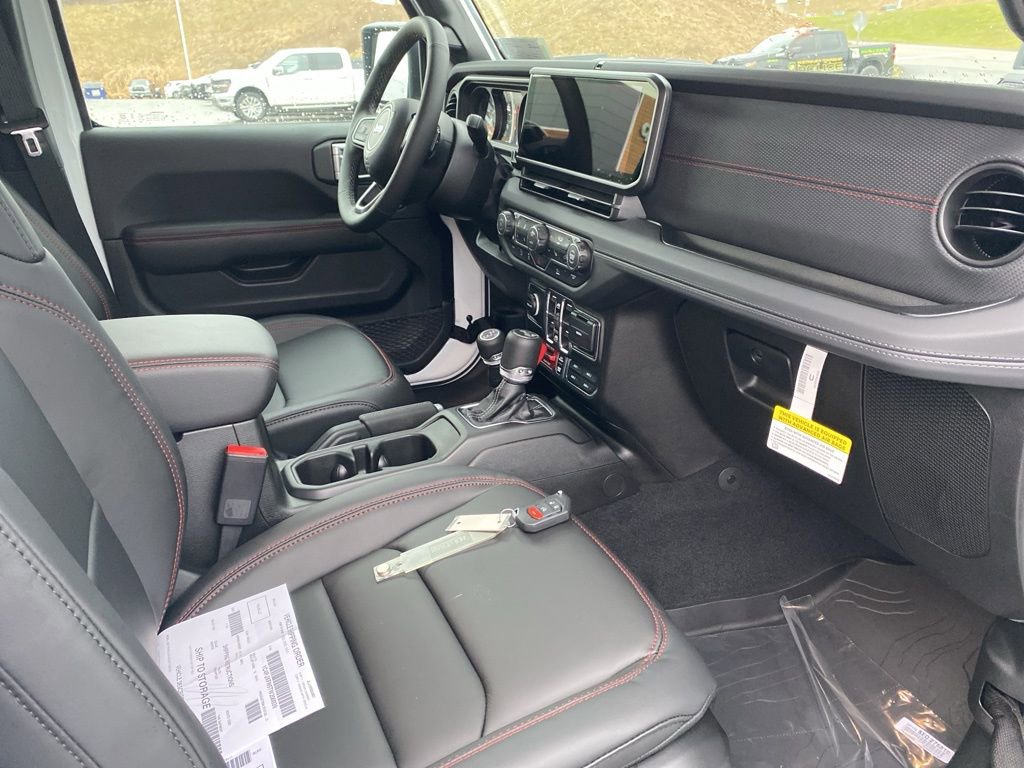 New 2026 Jeep Wrangler Unlimited Rubicon w/ Technology Group image 11