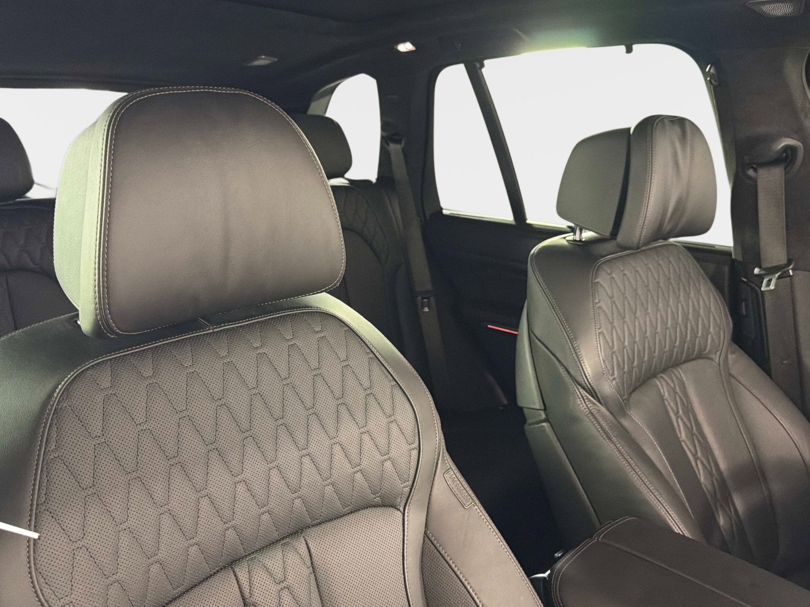 Used 2021 BMW X5 M50i w/ Executive Package image 23