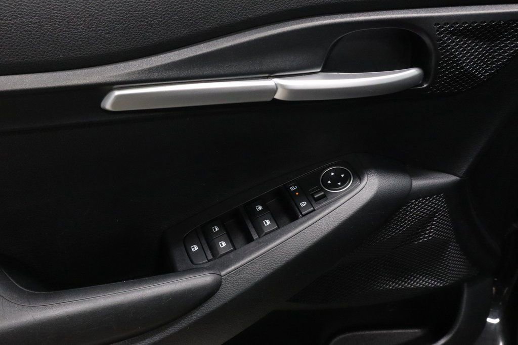 Used 2025 Kia Seltos LX image 22