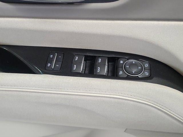 Certified 2021 Cadillac Escalade Premium Luxury Platinum RWD image 19