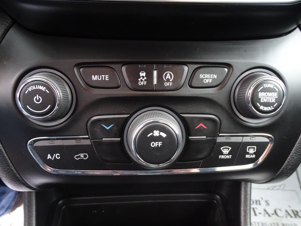 Used 2021 Jeep Cherokee Sport w/ Popular Appearance Group image 26