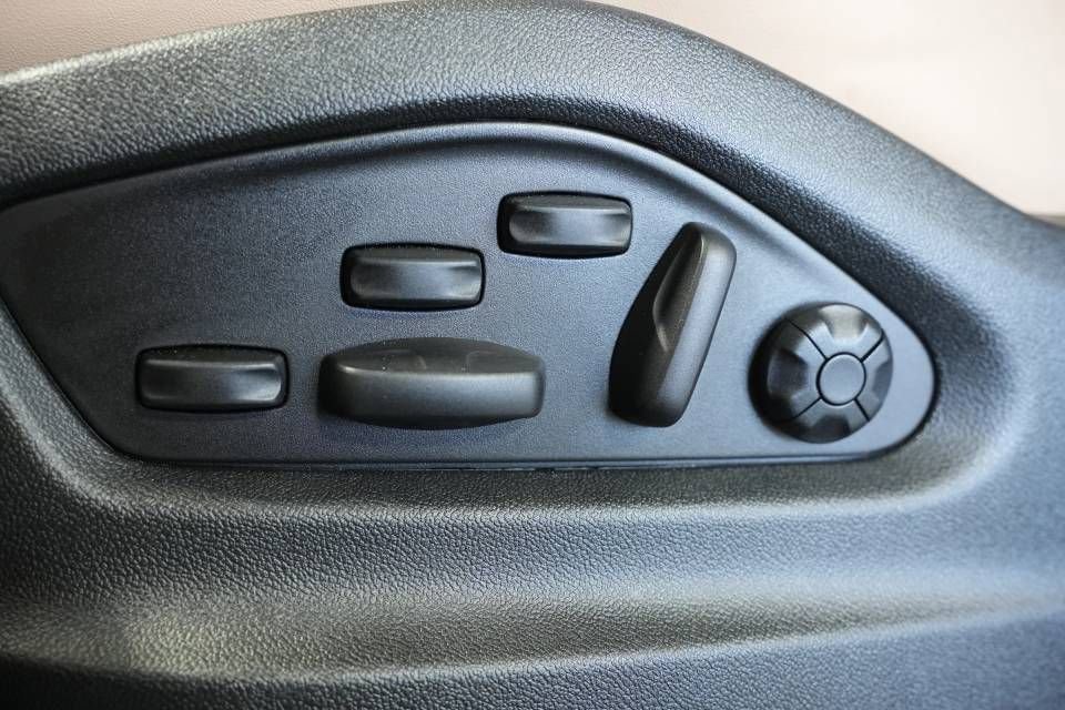 Used 2025 Porsche Cayenne S image 34