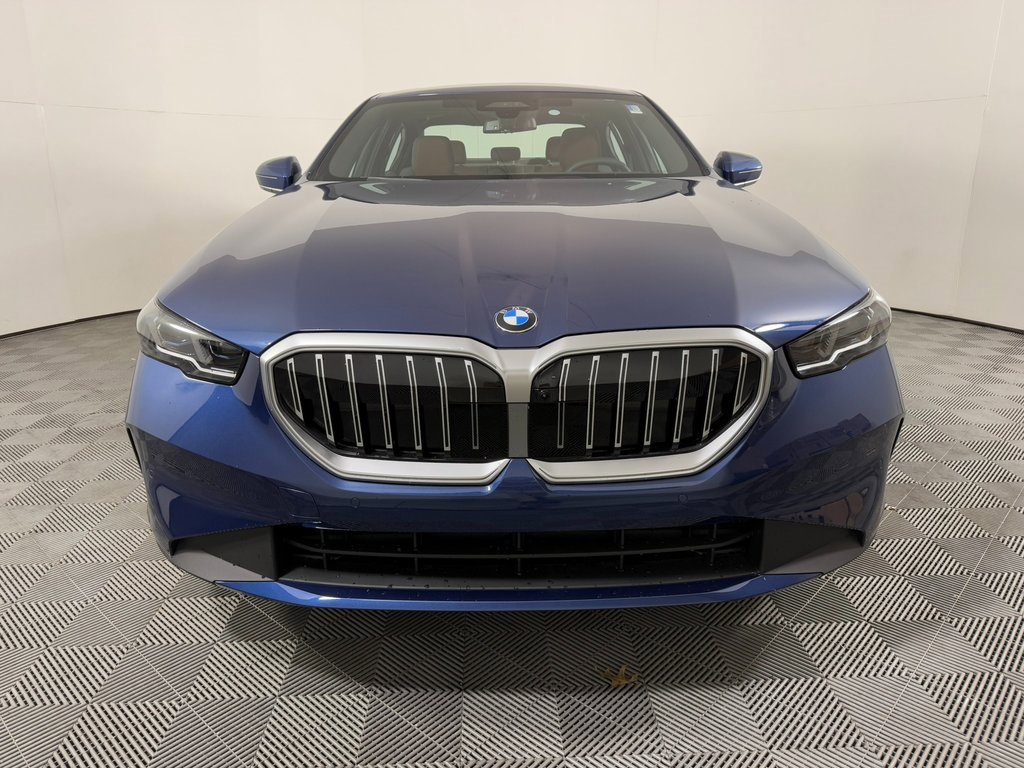 New 2025 BMW 540i xDrive w/ Premium Package image 8