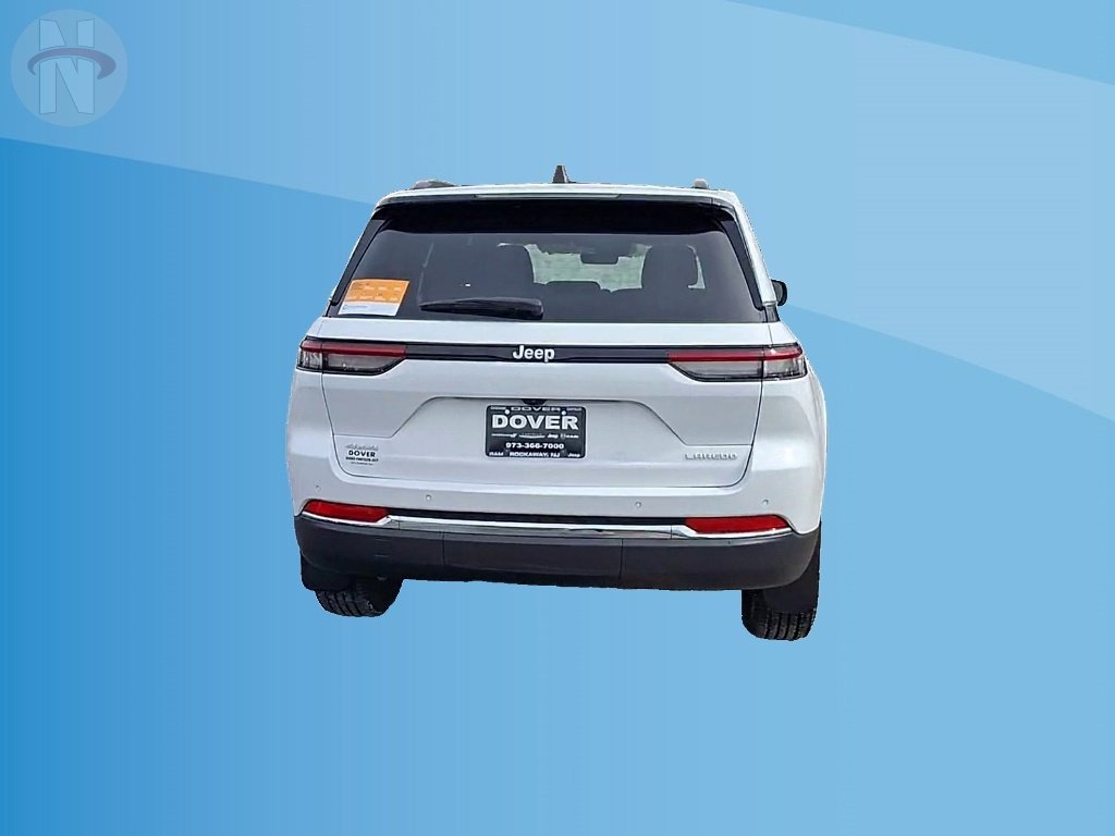 Used 2025 Jeep Grand Cherokee Laredo w/ MOPAR Finishing Package image 7