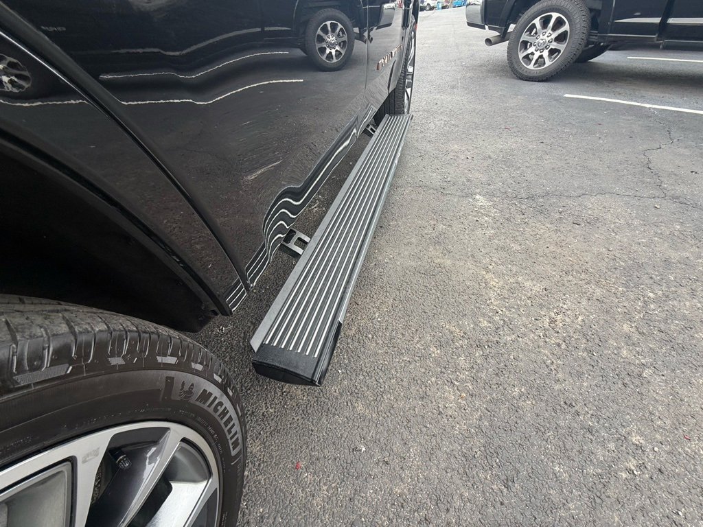 Used 2024 Jeep Grand Wagoneer Series III w/ Rear Seat Video Group 1 image 23