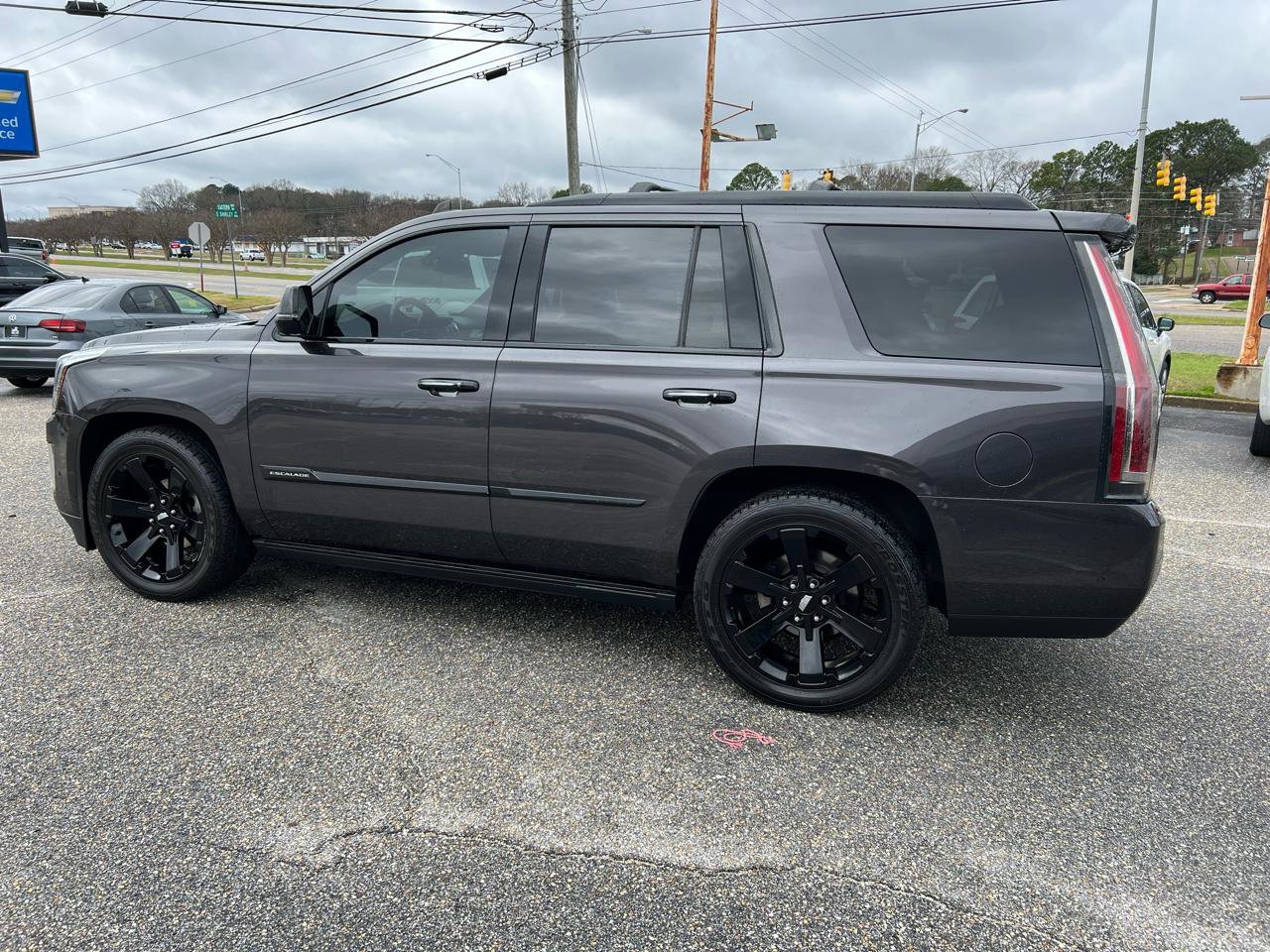 Used 2018 Cadillac Escalade Platinum image 16