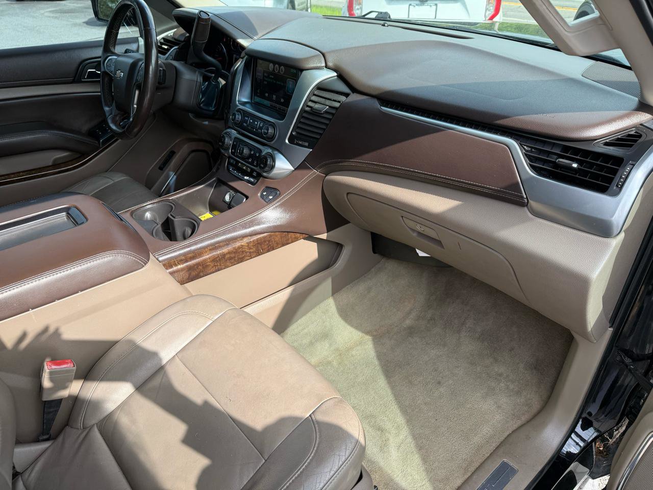 Used 2015 Chevrolet Tahoe LT w/ Luxury Package RWD image 21