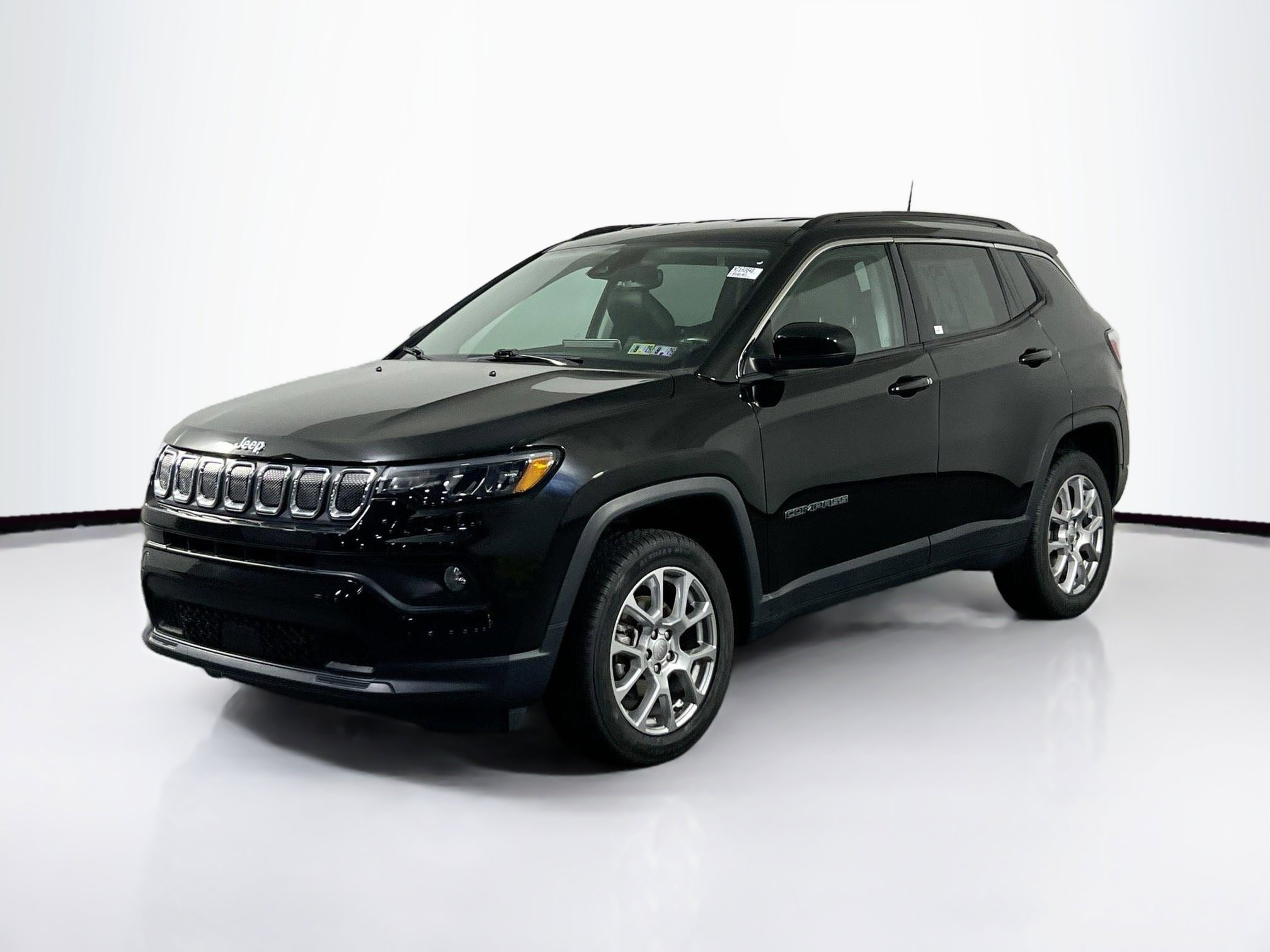 Used 2022 Jeep Compass Latitude AWD/4WD image 1
