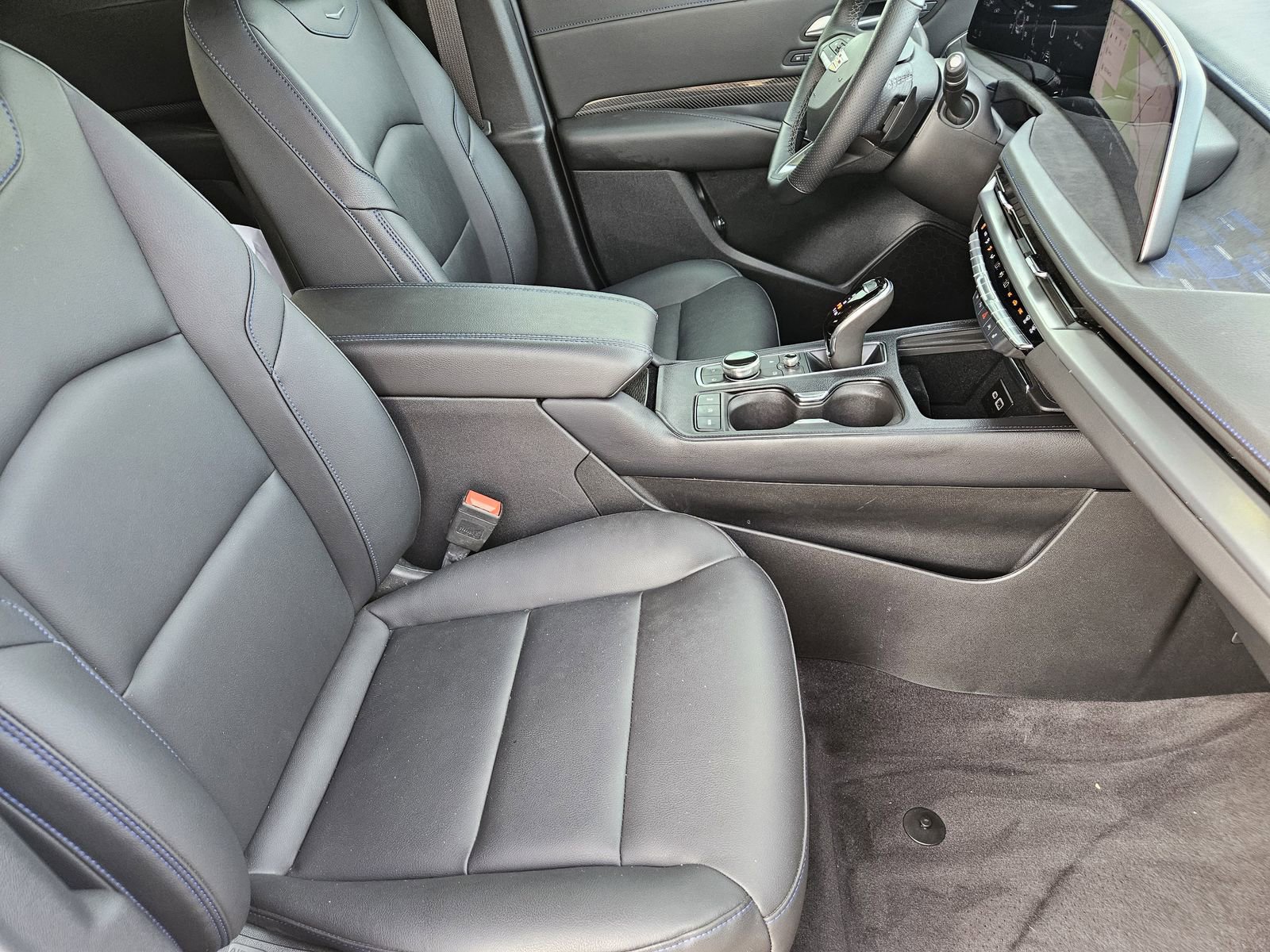 Certified 2025 Cadillac XT4 Sport w/ Cold Weather Package FWD image 17