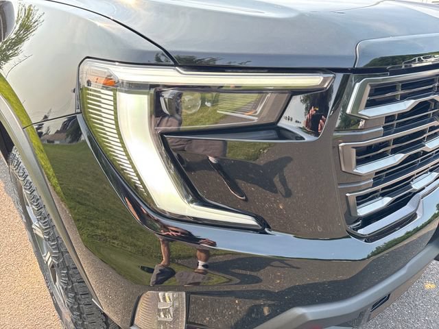 Used 2025 GMC Acadia AT4 w/ Luxury Package AWD/4WD image 12