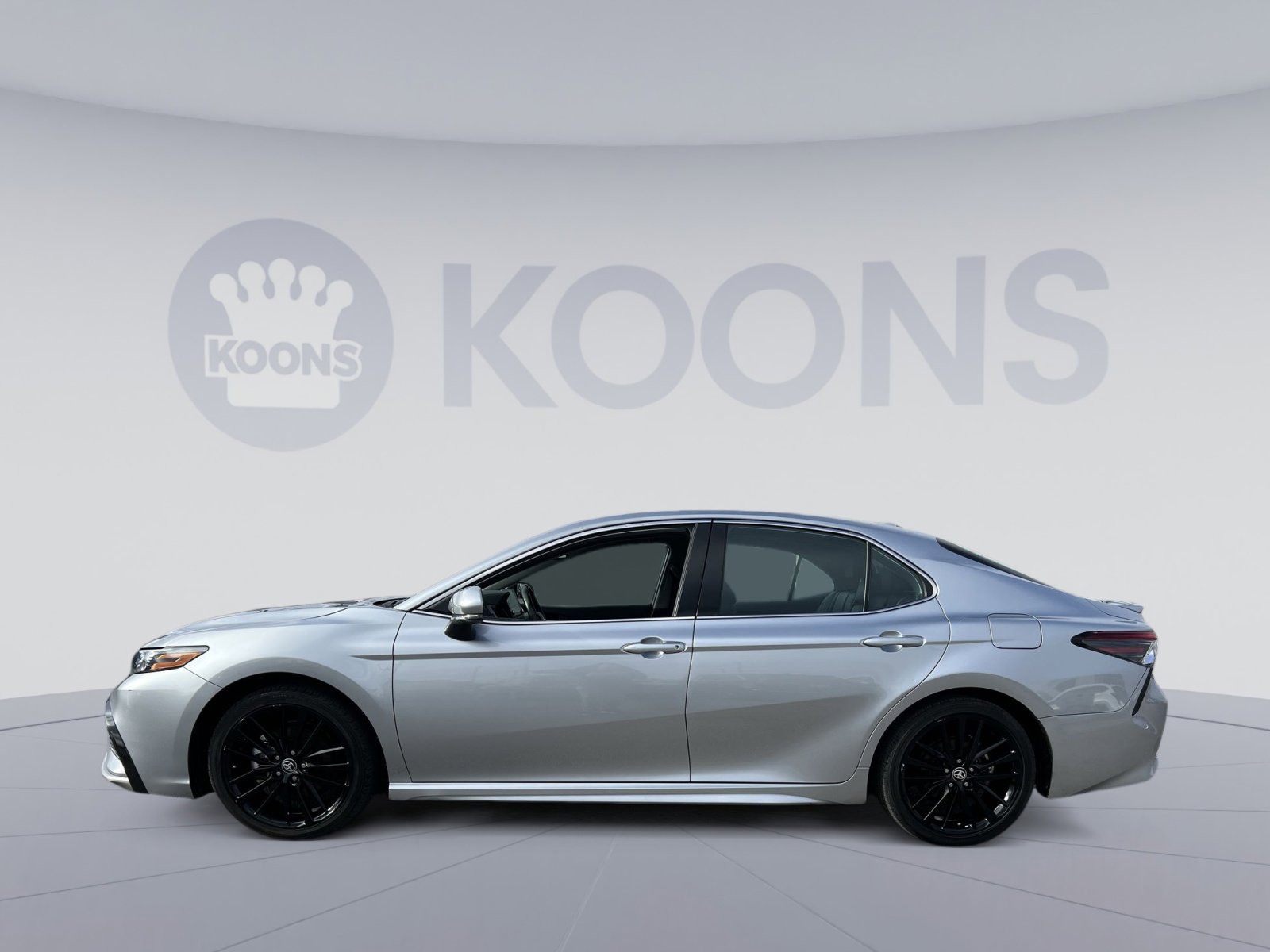 Used 2024 Toyota Camry XSE image 2