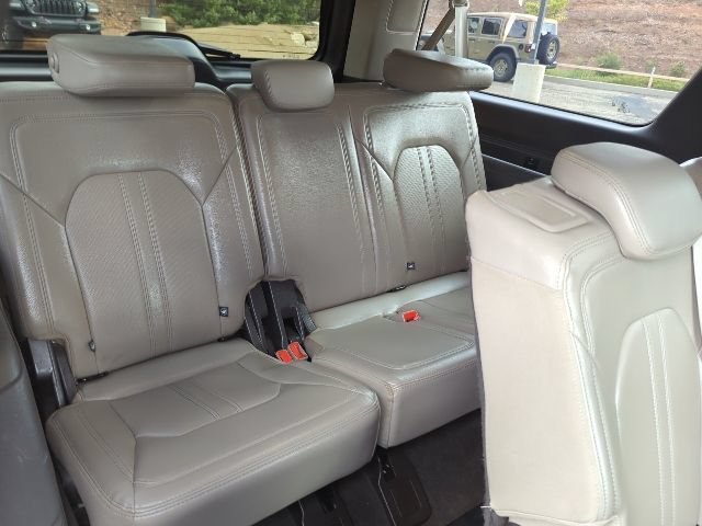 Used 2021 Ford Expedition Max Limited RWD image 25