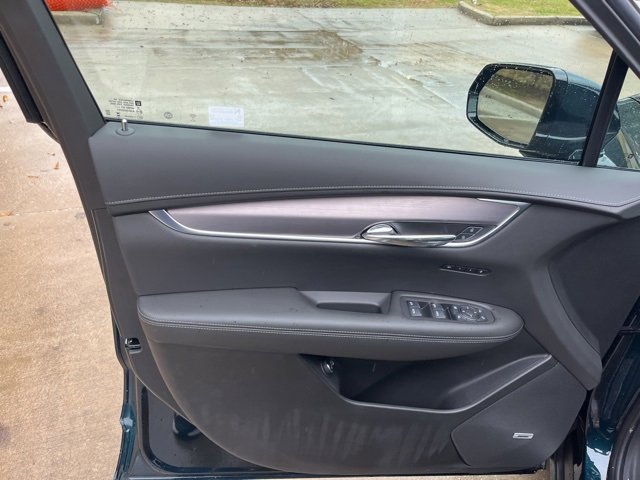 New 2025 Cadillac XT6 Luxury image 14