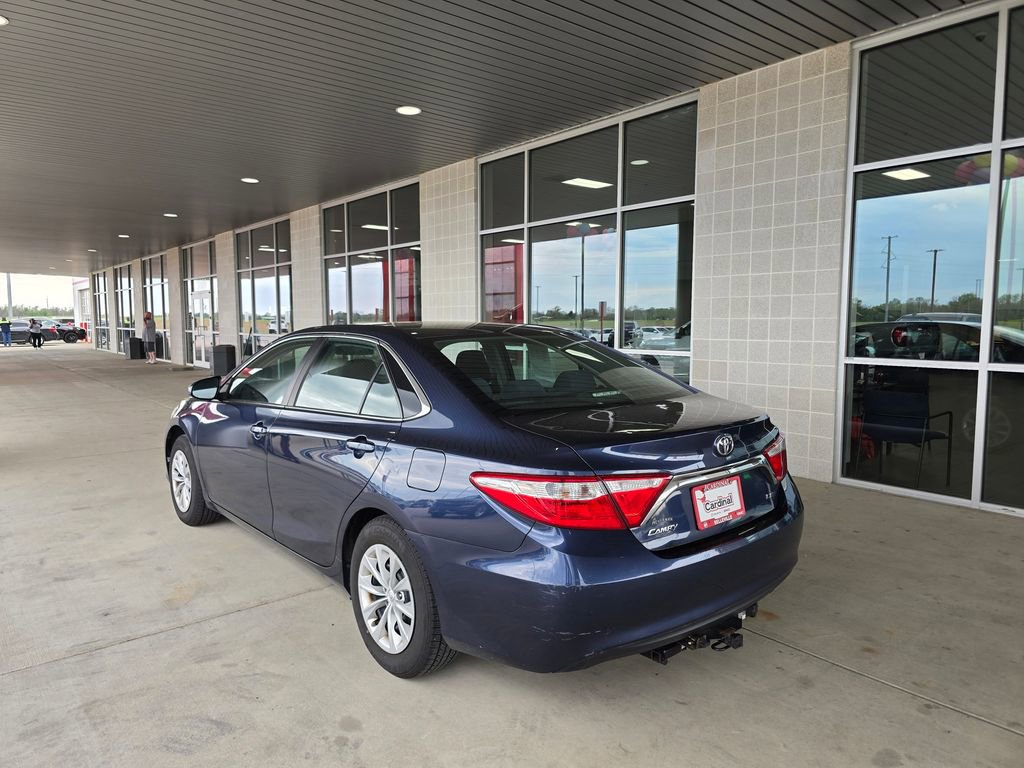 Used 2015 Toyota Camry LE image 6