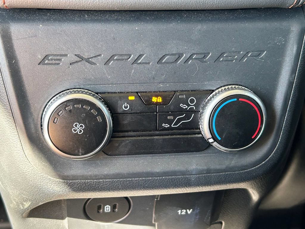 Used 2025 Ford Explorer Active w/ Active Comfort Package RWD image 23