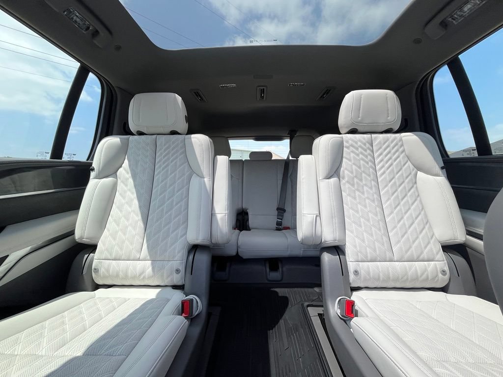 New 2026 Cadillac Escalade IQ Sport 1 w/ LPO, ONYX Package AWD/4WD image 29