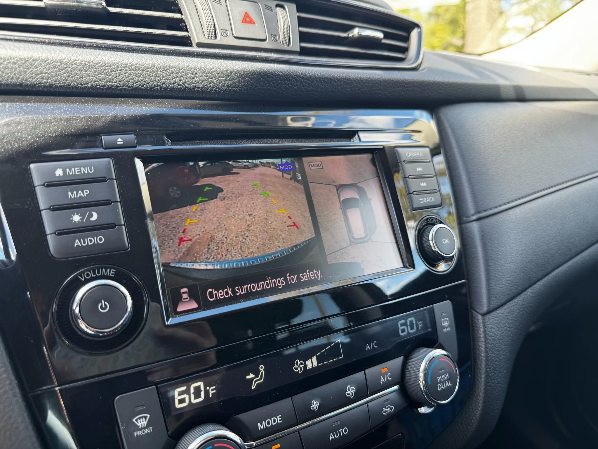 Used 2018 Nissan Rogue SV w/ Premium Package image 20