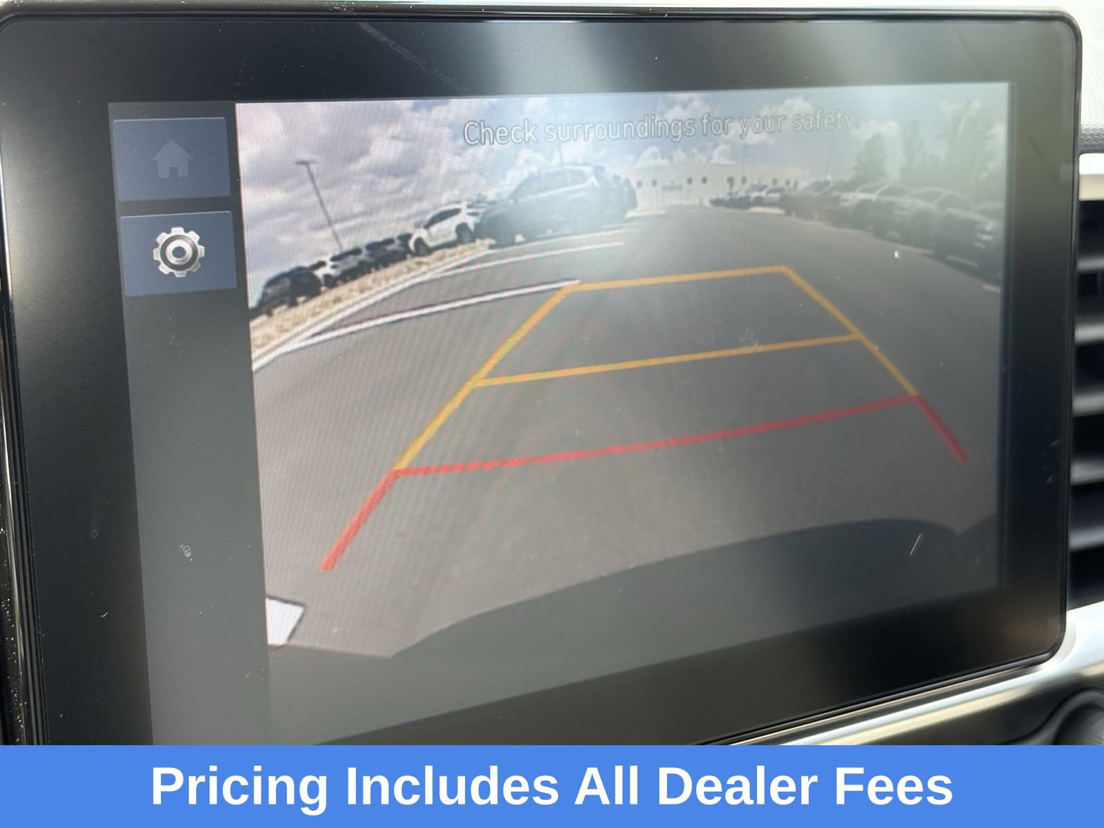 Used 2024 Hyundai Venue SEL FWD image 23