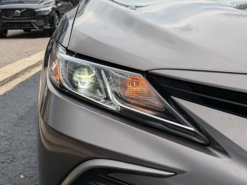 Used 2022 Toyota Camry LE FWD image 10