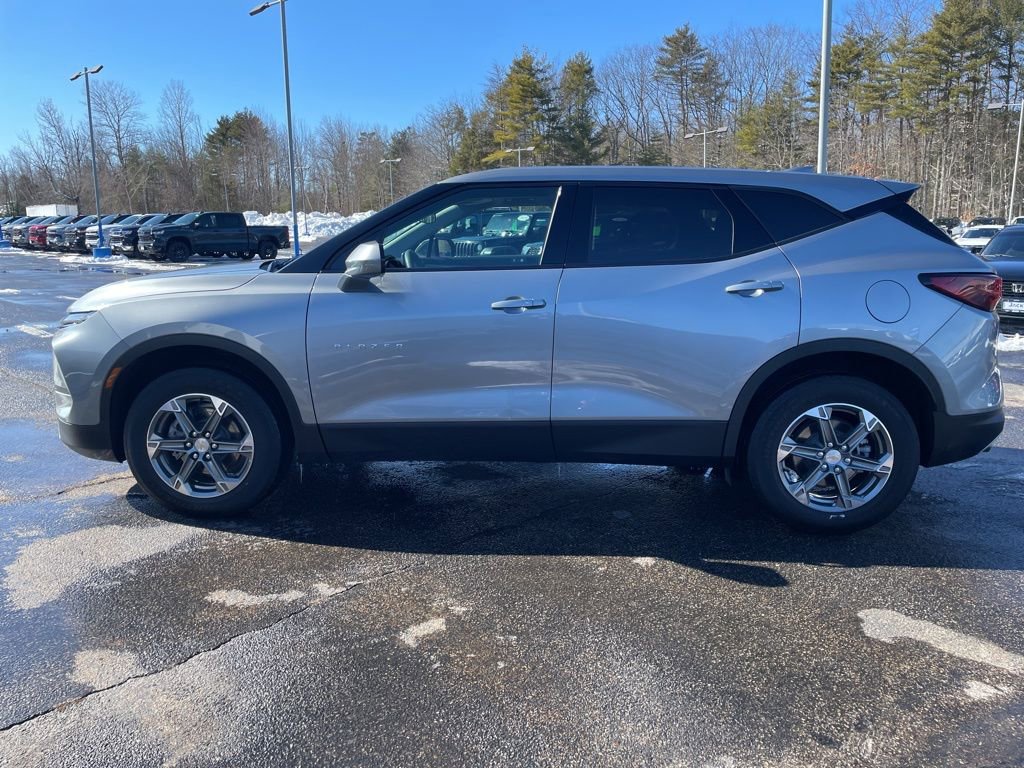 Used 2023 Chevrolet Blazer LT w/ Driver Confidence Package image 3