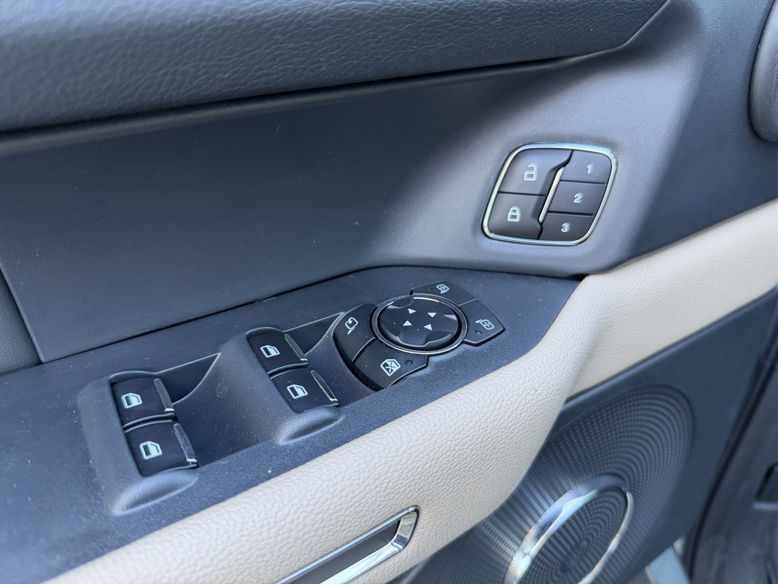 Used 2024 Ford Expedition XLT image 20