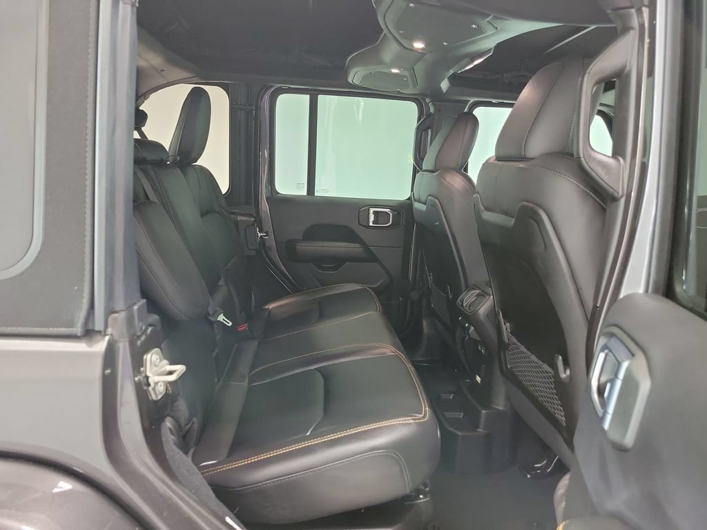 Used 2024 Jeep Wrangler Unlimited Sahara AWD/4WD image 15