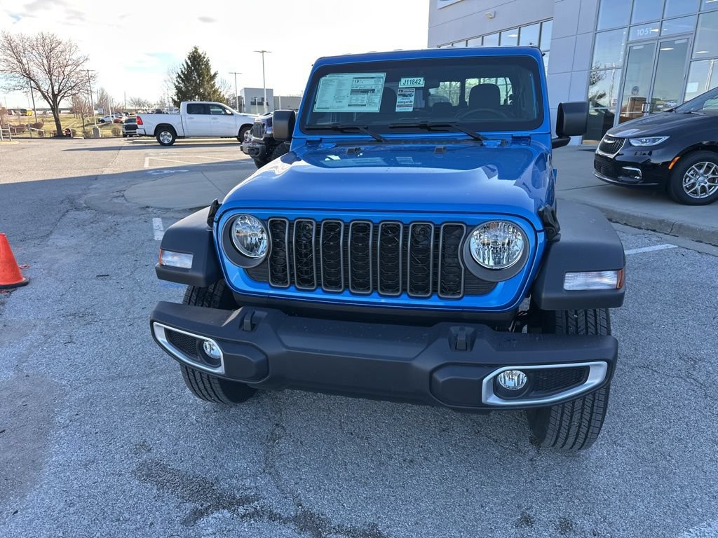 New 2026 Jeep Gladiator Sport AWD/4WD image 10