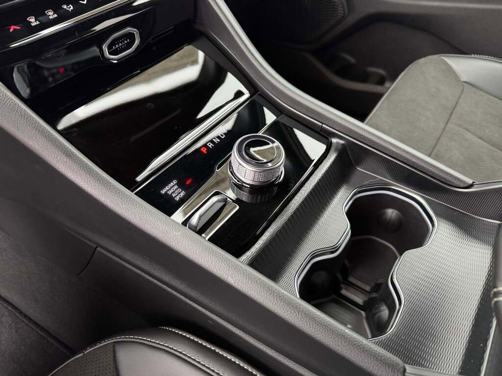 New 2026 Jeep Grand Cherokee Altitude image 22