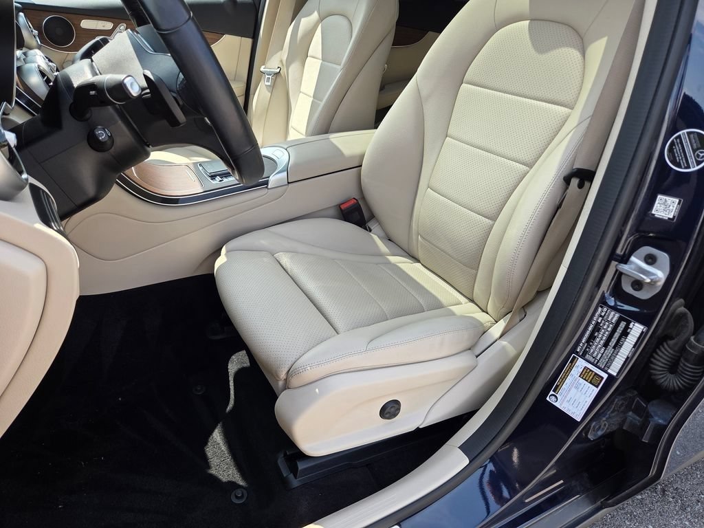 Used 2022 Mercedes-Benz GLC 300 4MATIC image 6