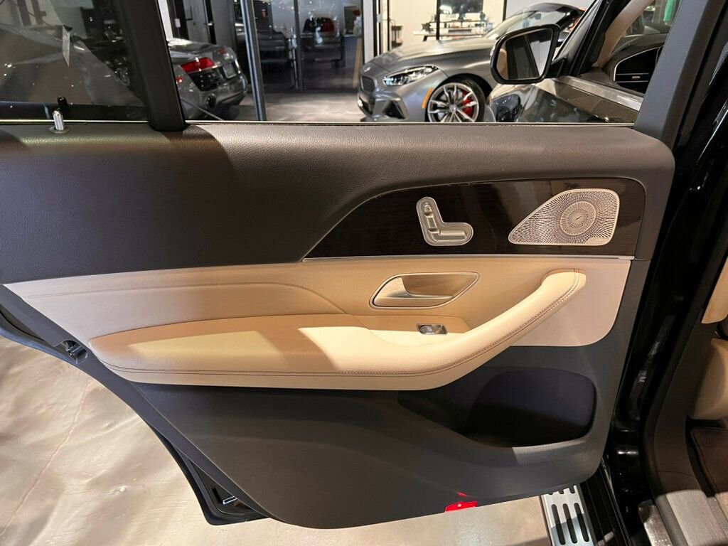 Used 2020 Mercedes-Benz GLS 450 4MATIC image 19