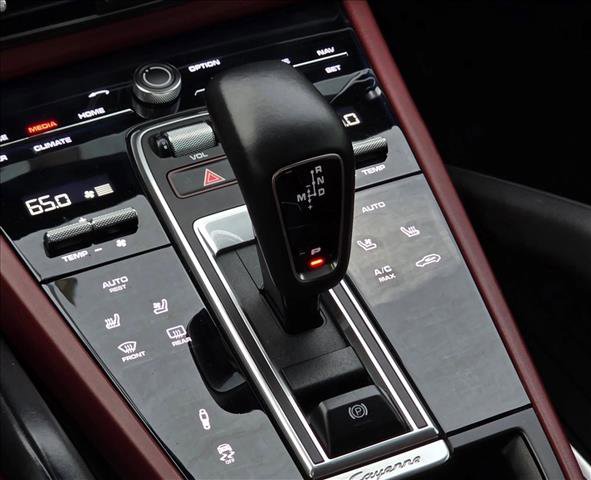 Used 2019 Porsche Cayenne Turbo image 18