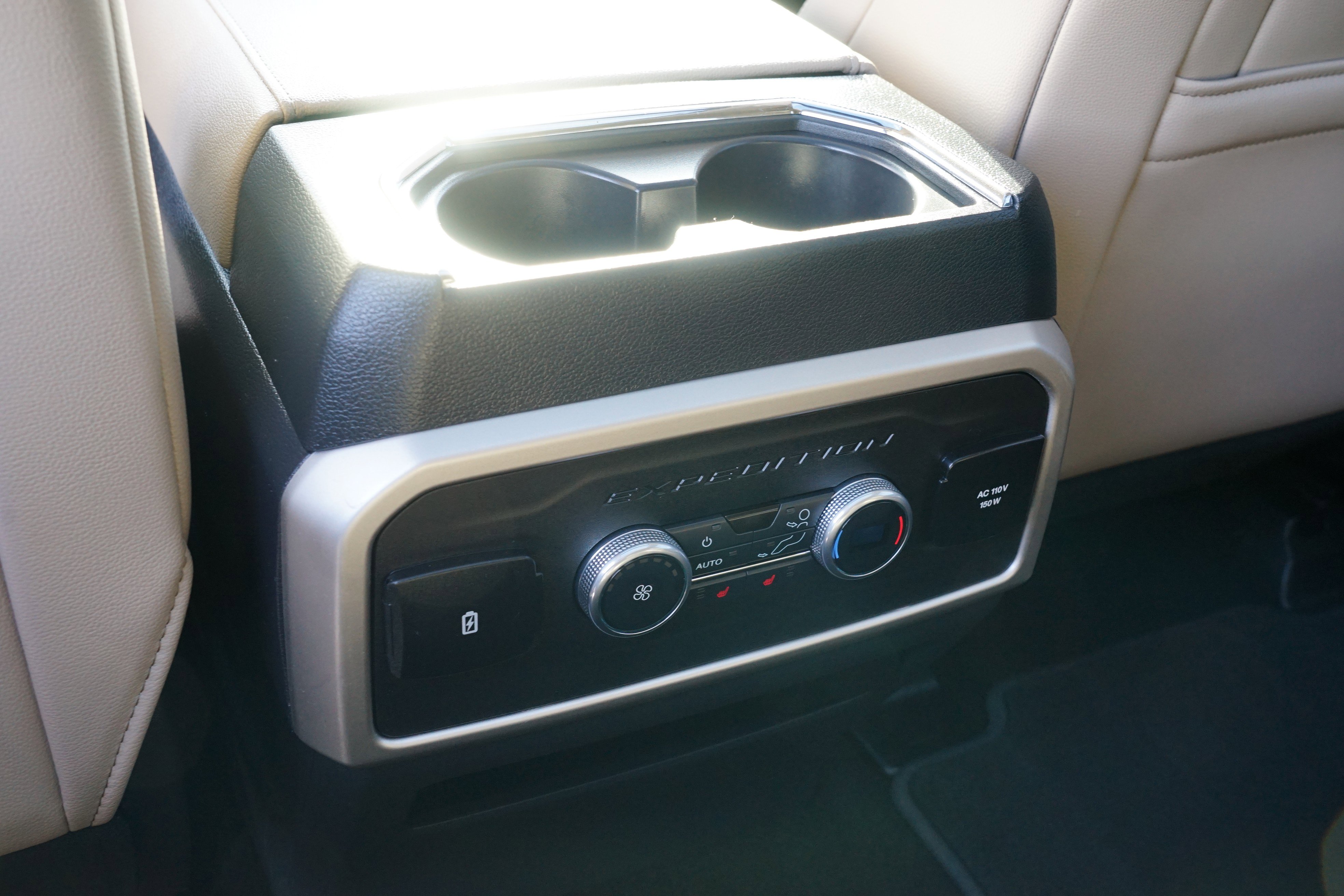 Used 2022 Ford Expedition Limited image 29