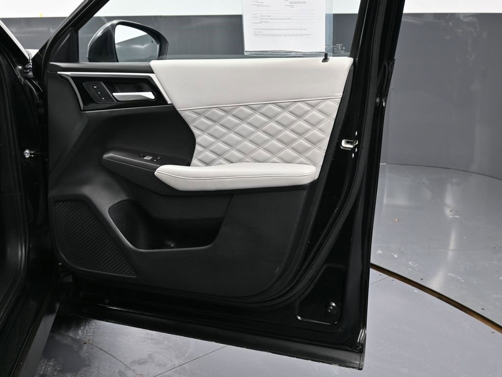 Used 2023 Mitsubishi Outlander SEL image 41