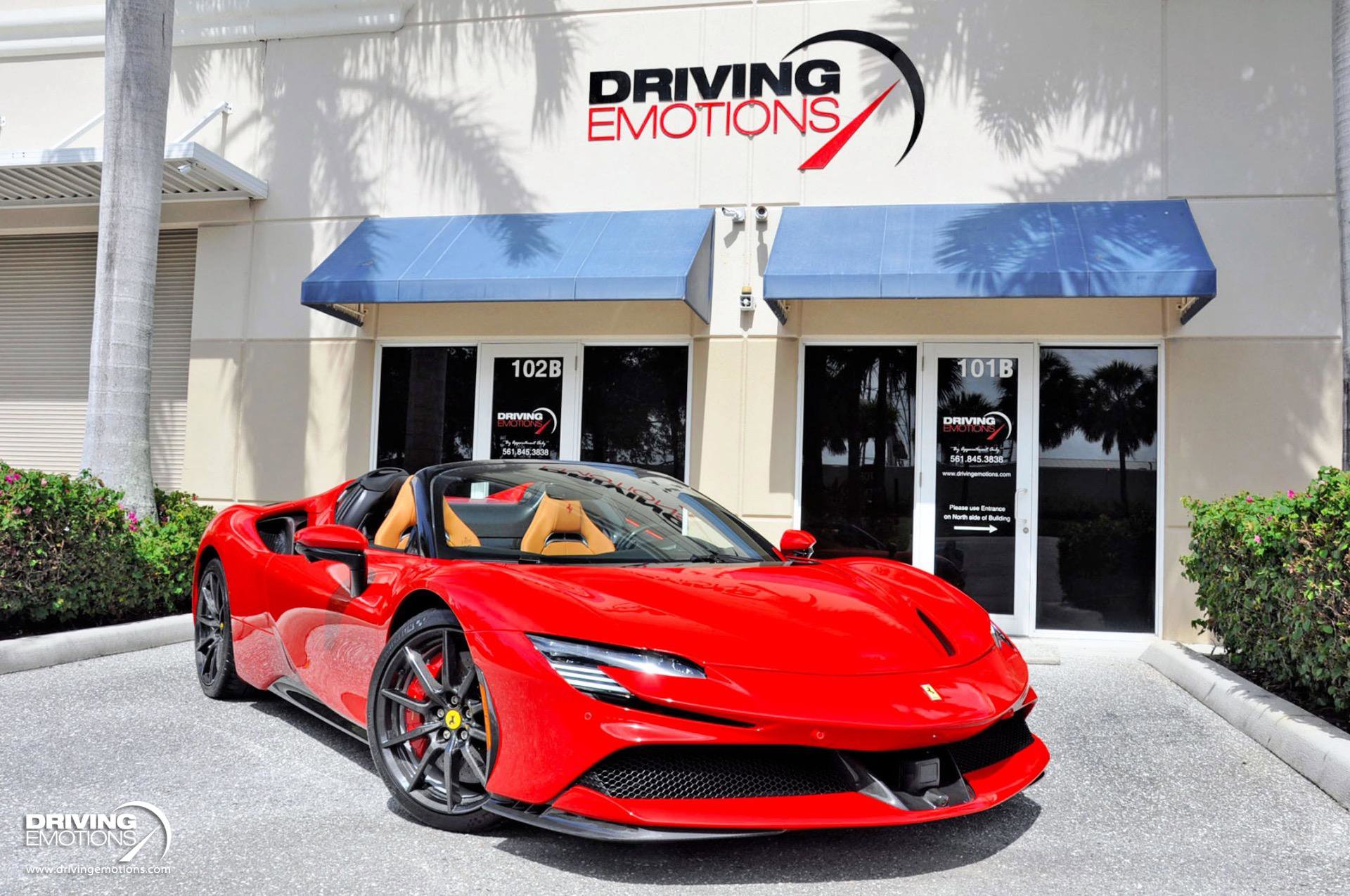 Used 2023 Ferrari SF90 Spider image 2