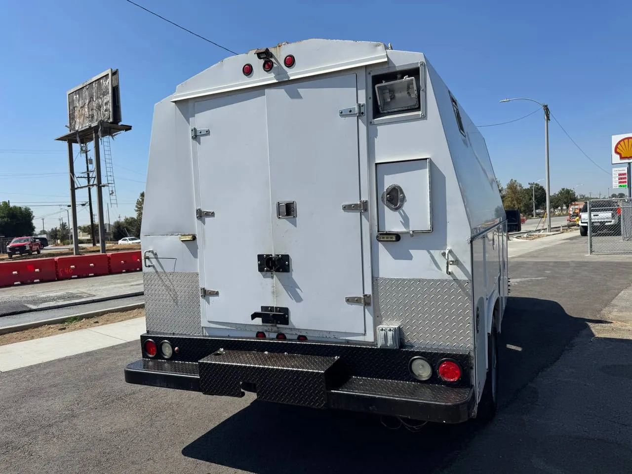 Used 2008 Ford F550 2WD Regular Cab Super Duty image 6