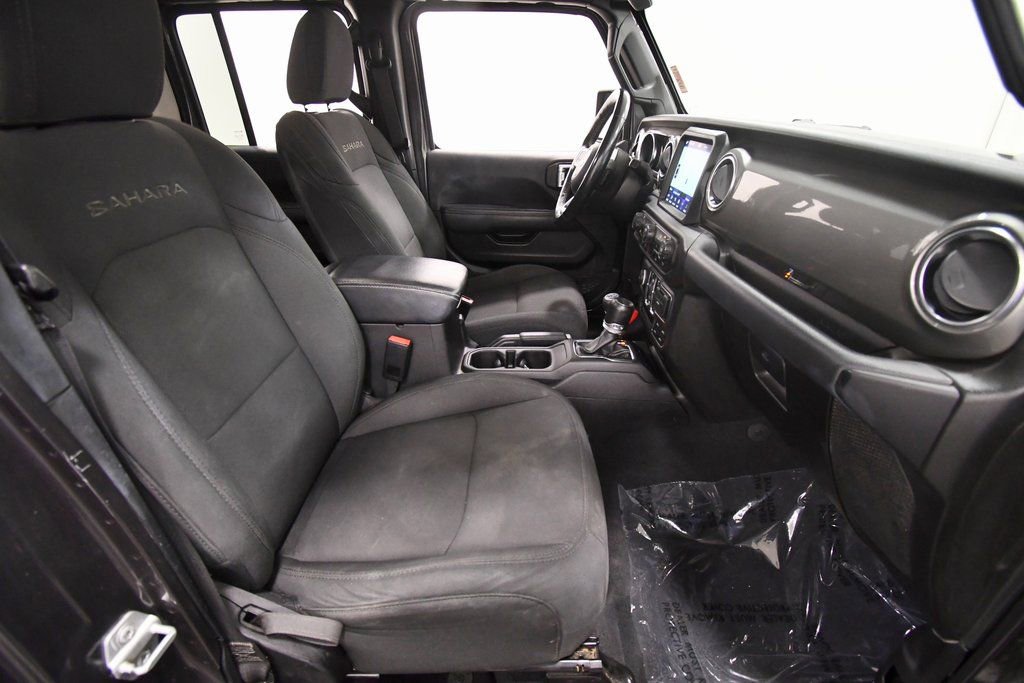 Used 2022 Jeep Wrangler Unlimited Sahara w/ Cold Weather Group image 16