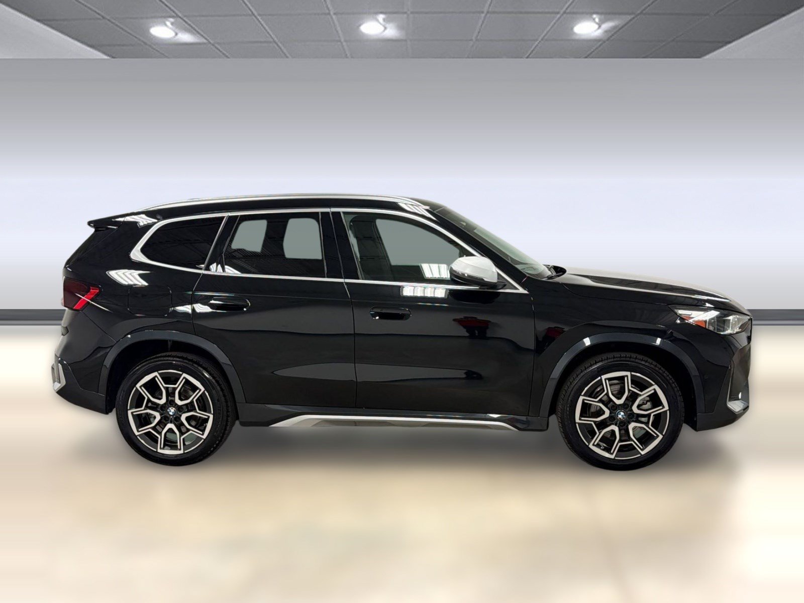 Used 2023 BMW X1 xDrive28i w/ Convenience Package AWD/4WD image 7
