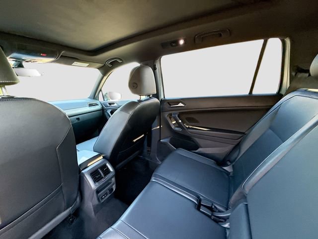 Used 2021 Volkswagen Tiguan SE R-Line image 23