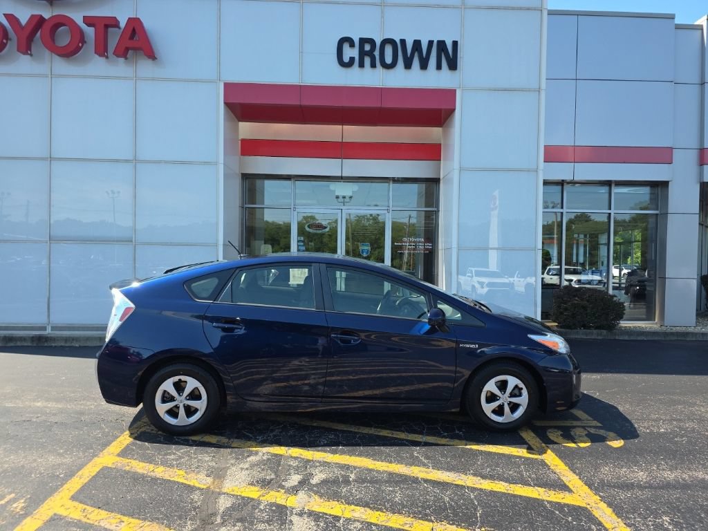 Used 2014 Toyota Prius Four FWD image 2